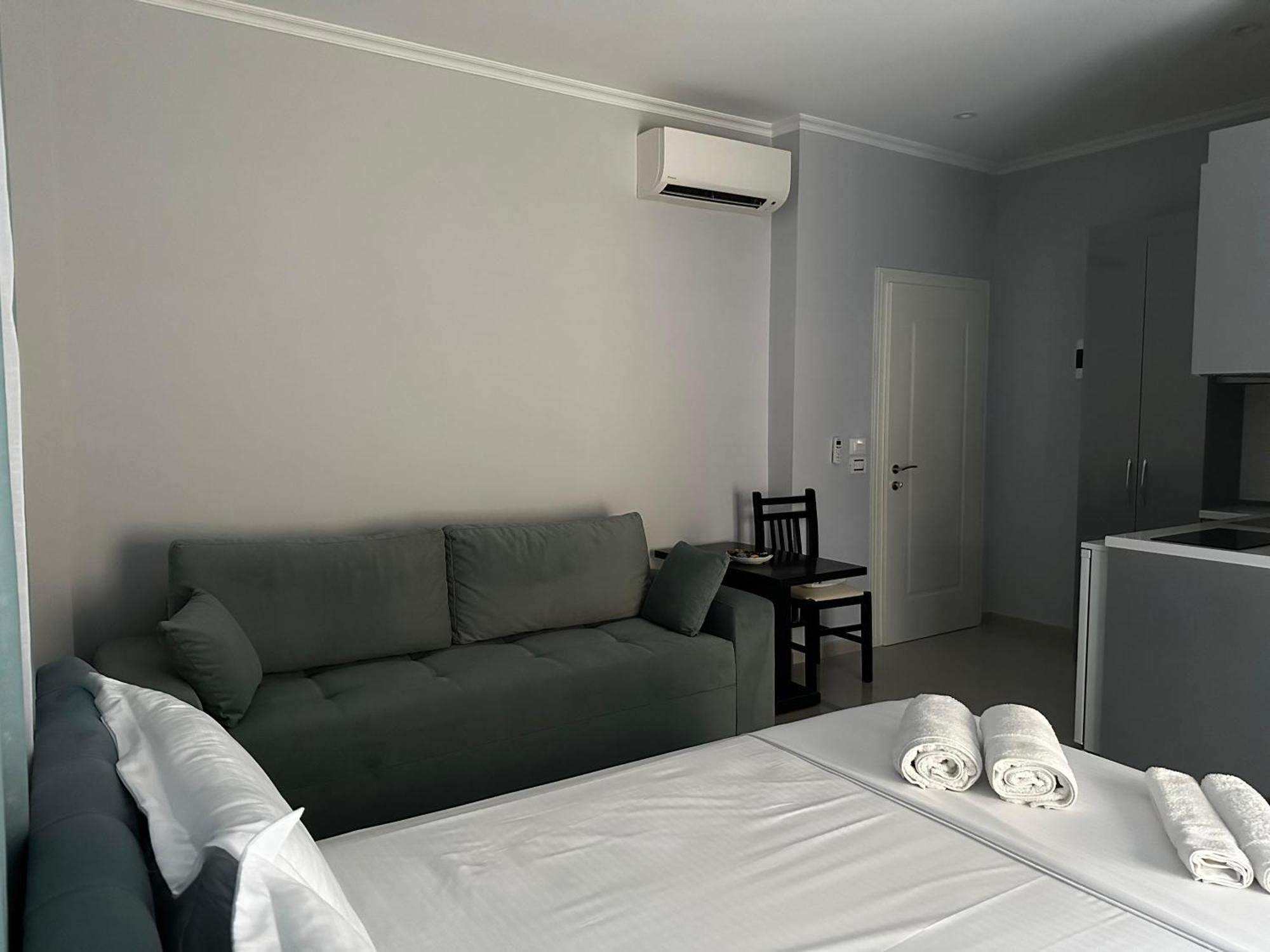 Erta Hotel Golem (Tirana)