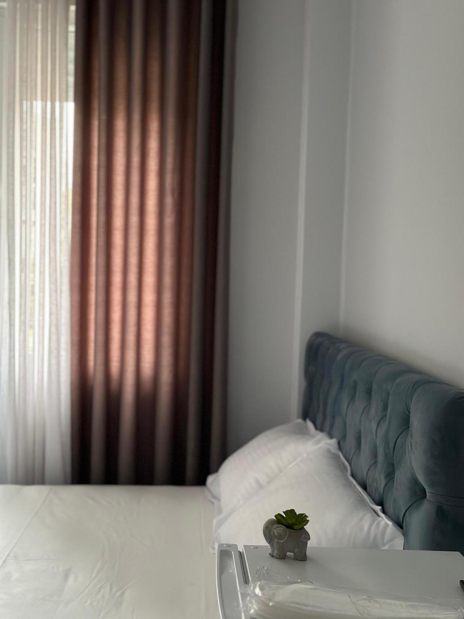 Erta Hotel Golem (Tirana)